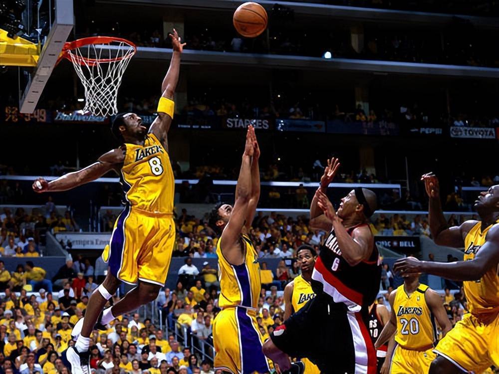 nba精彩时刻,NBA精彩时刻弹无虚发!库里开场借掩护连飚三分