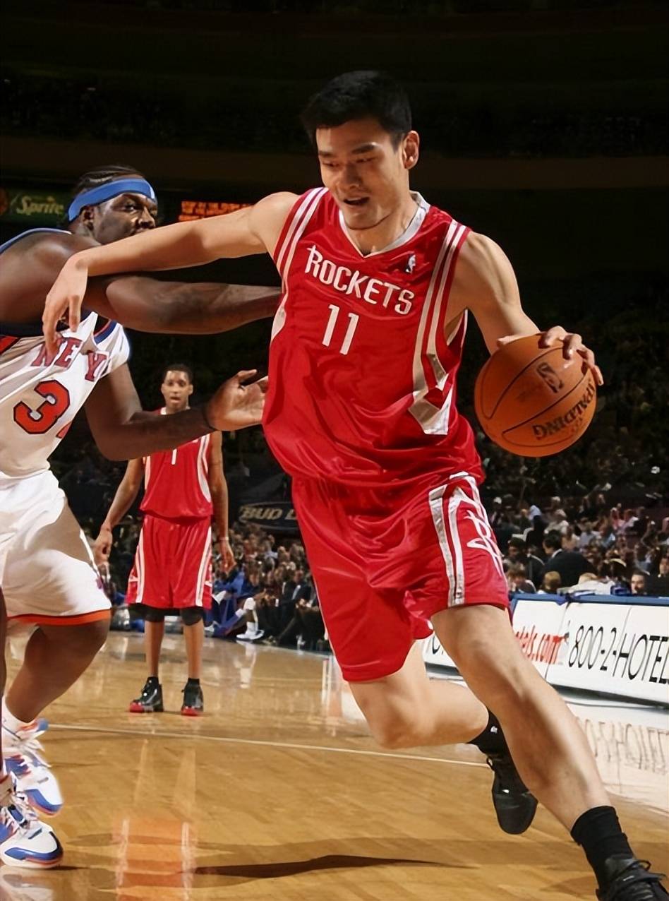 姚明进nba,姚明进nba年龄多大