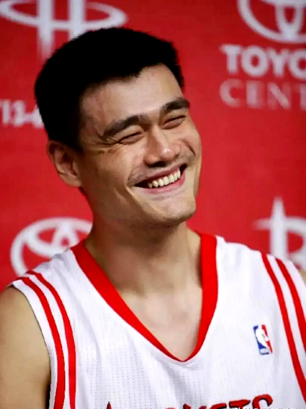 姚明nba年薪,姚明nba年薪最高多少万