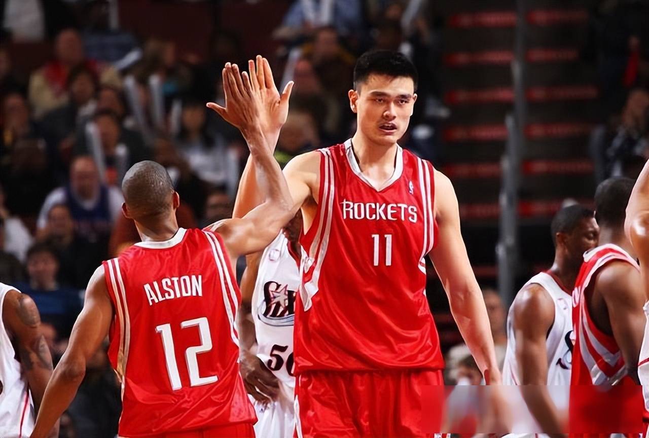 姚明nba首秀,姚明nba首秀多少分